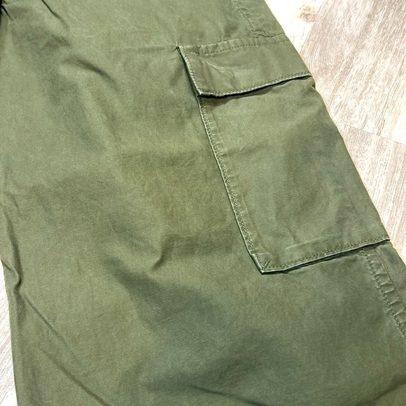 NWT Levi’s Women’s Olive Green Wide Leg Cotton Twill Baggy Cargo Pants Trousers - Picture 4 of 11